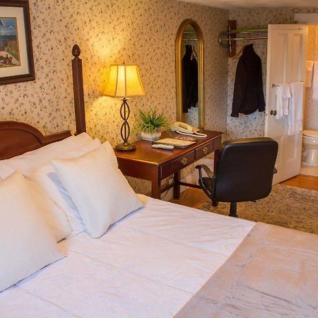 Beacon Inn 1750 Brookline Buitenkant foto